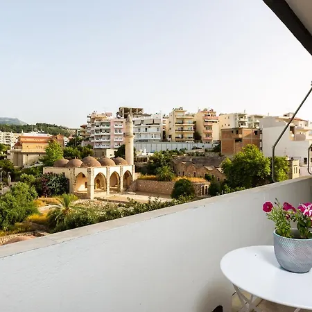 Private In Town Center Apartment